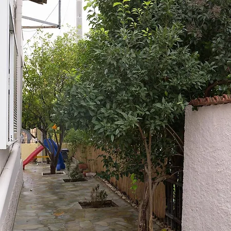 Apartment Aphrodite Near The And The Airport
